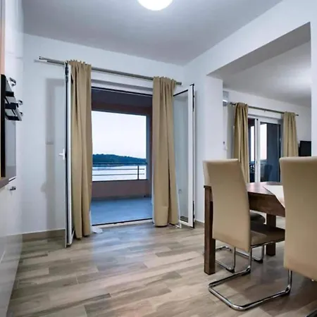 Sea View 1 Apartment *