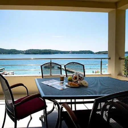 Sea View 1 *